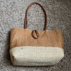 Beautiful summer time bag.